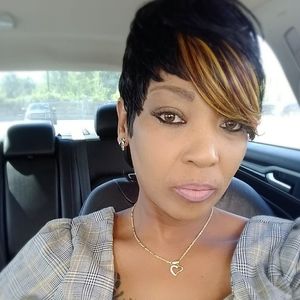 Meet your Posher, Felicia